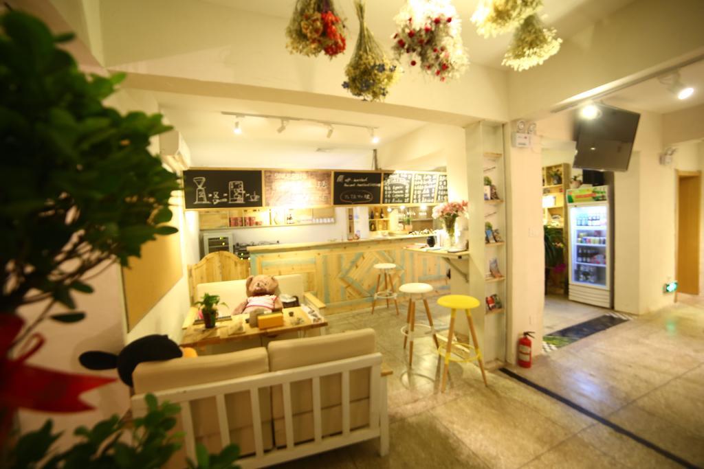 Luoyang Heartland International Youth Hostel Exterior photo