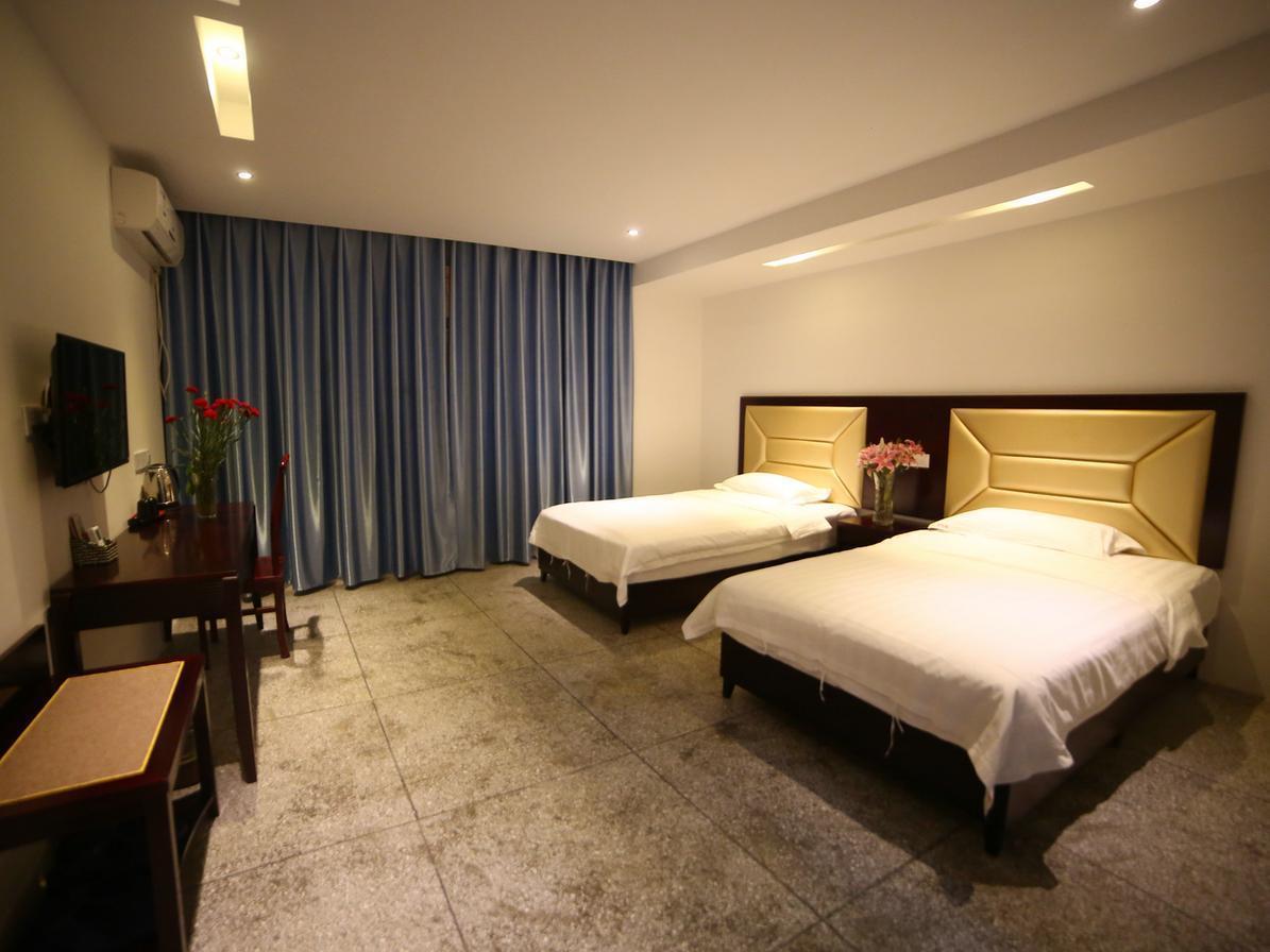 Luoyang Heartland International Youth Hostel Exterior photo
